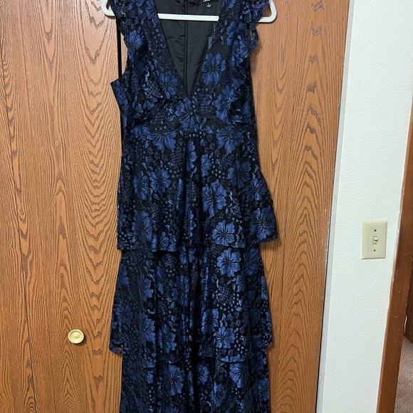NWT Lulus Navy Blue Floral Molinetto Dress Size Large, Prom Dress, Wedding Guest - Picture 6 of 11